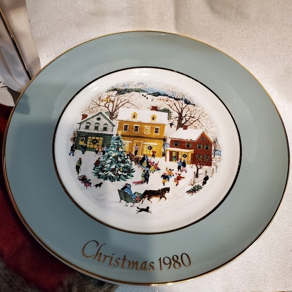 Avon Other - Vintage Avon 1980 22K Gold trim Country Christmas  Plate By Enoch Wedgwood